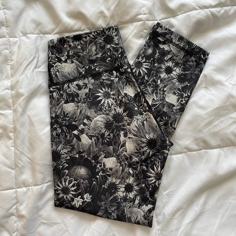Floral print lulu leggings size 2